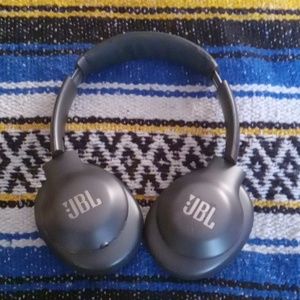 JBL Everest710GA gun metal headphones